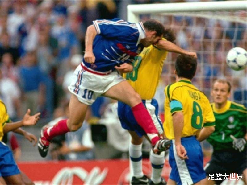 踢了3届世界杯都是巴西主力,却在全盛时期沦为意甲替补,悍将在国家队风光却失意于俱乐部